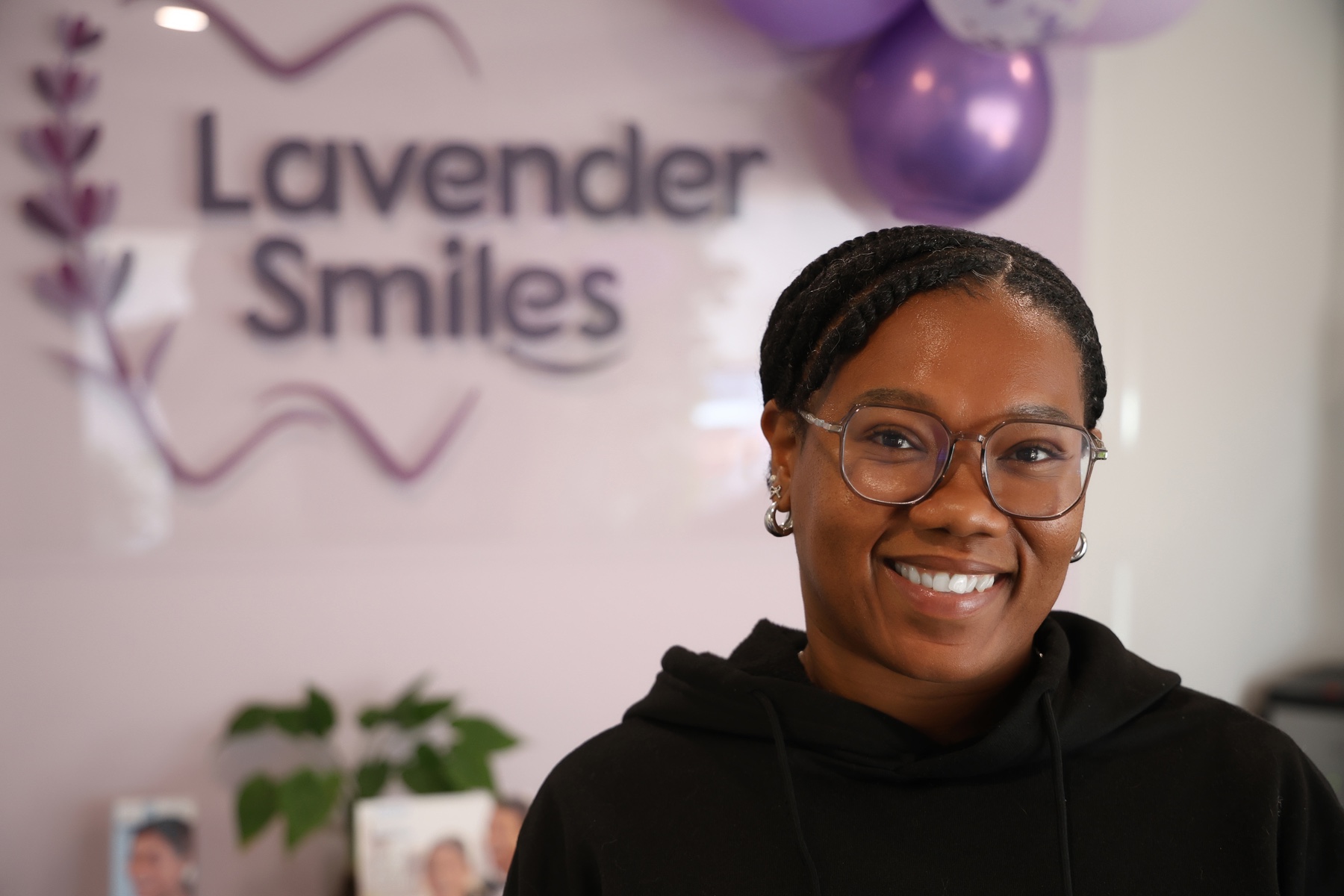Tyeisha, Receptionist
